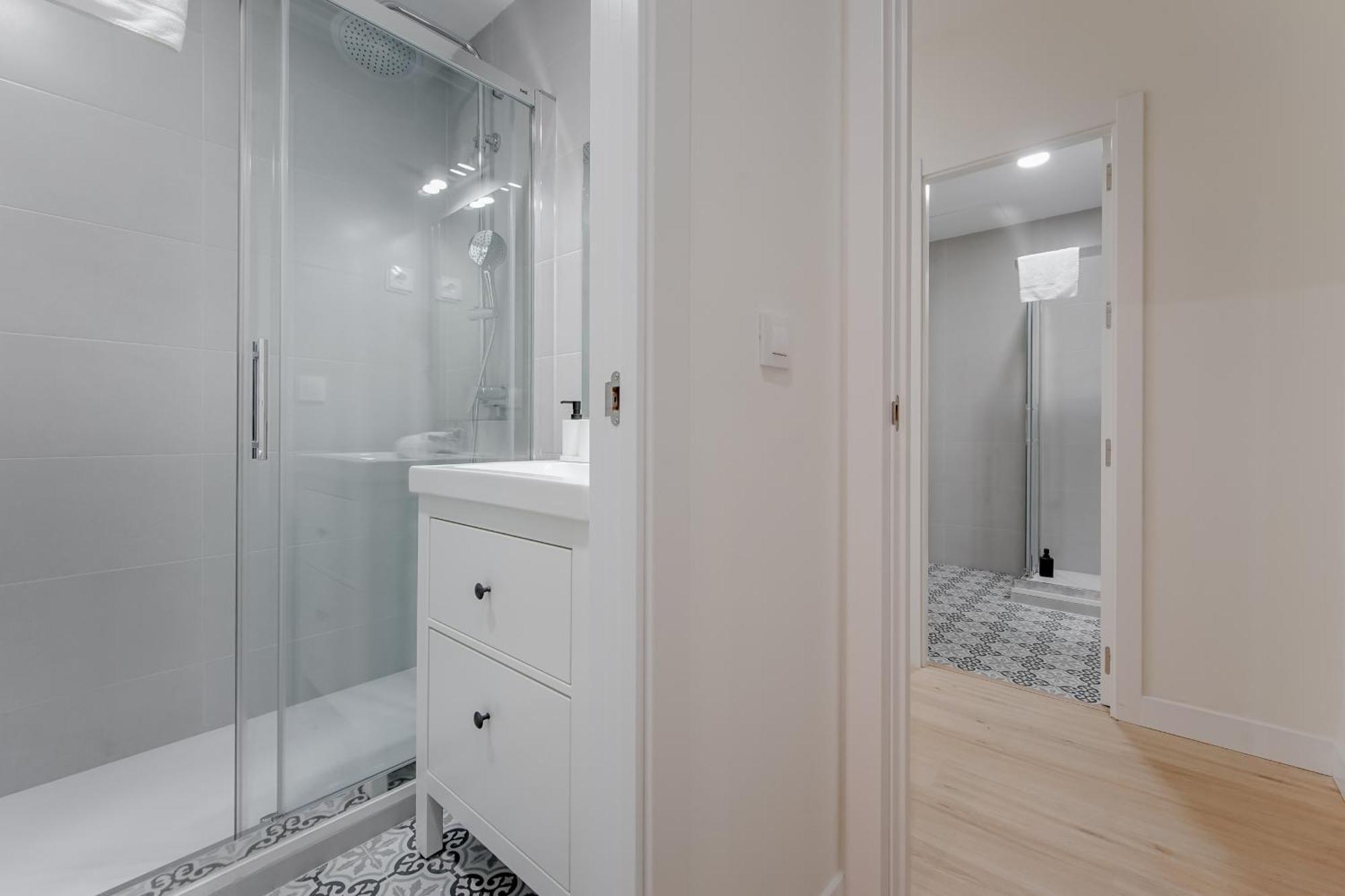 Modern Apt Para 6Pax En La Plaza De Tirso-Centro E1 马德里 外观 照片